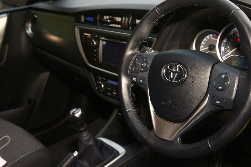 2013 Toyota Auris 5-Dr 1.33 VVT-i Icon image 5